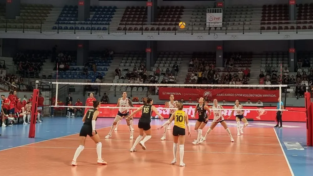 Aras Kargo, dostluk turnuvasındaki ilk maçında Vakıfbank’a kaybetti