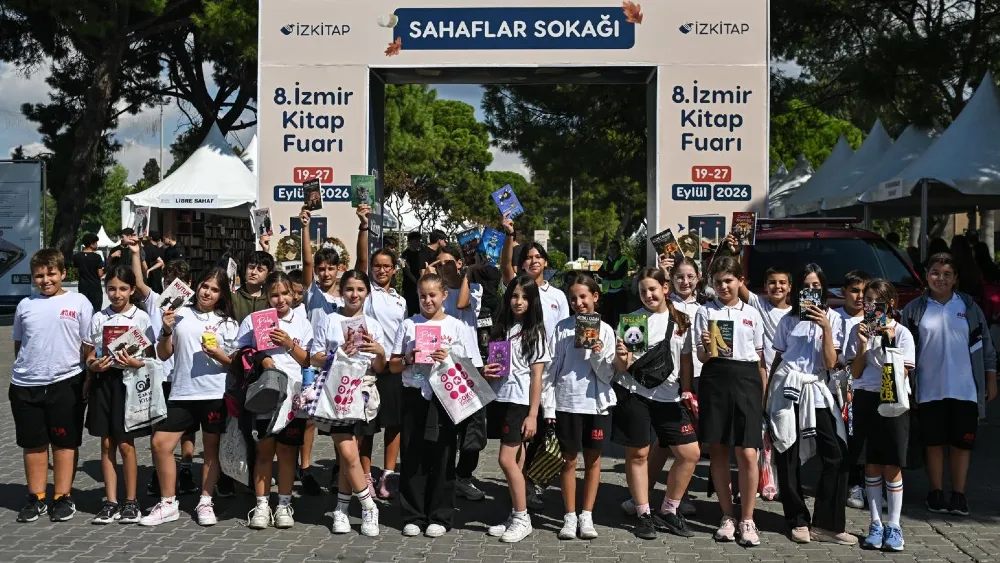 İZKİTAP’ta edebiyat ve kitaplarla dolu buluşmalar sürüyor