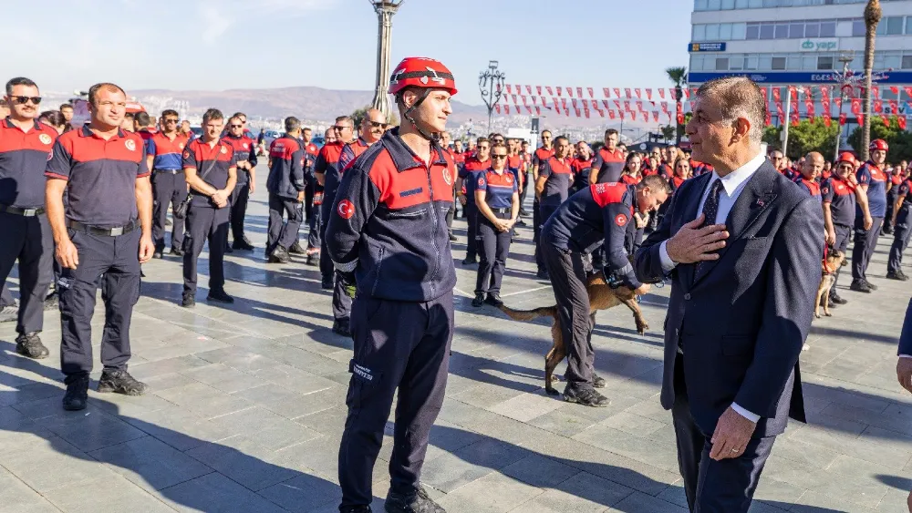 Başkan Tugay’dan hahraman itfaiyecilere teşekkür: İzmir size güveniyor
