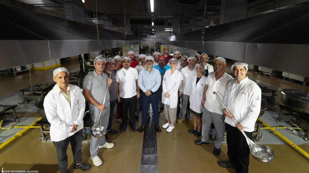 Aşevi değil sosyal hizmet fabrikası: İzmir’de günde 42 bin kişilik yemek üretimi