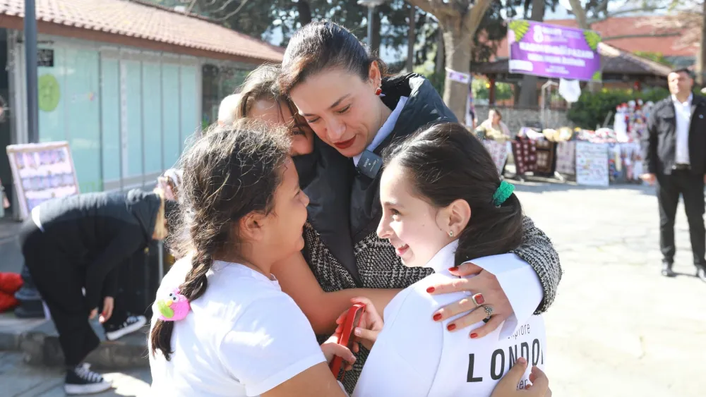 Efes Selçuk’ta eğitim dayanışması büyüyor: Öğrencilere ve ailelere tam destek