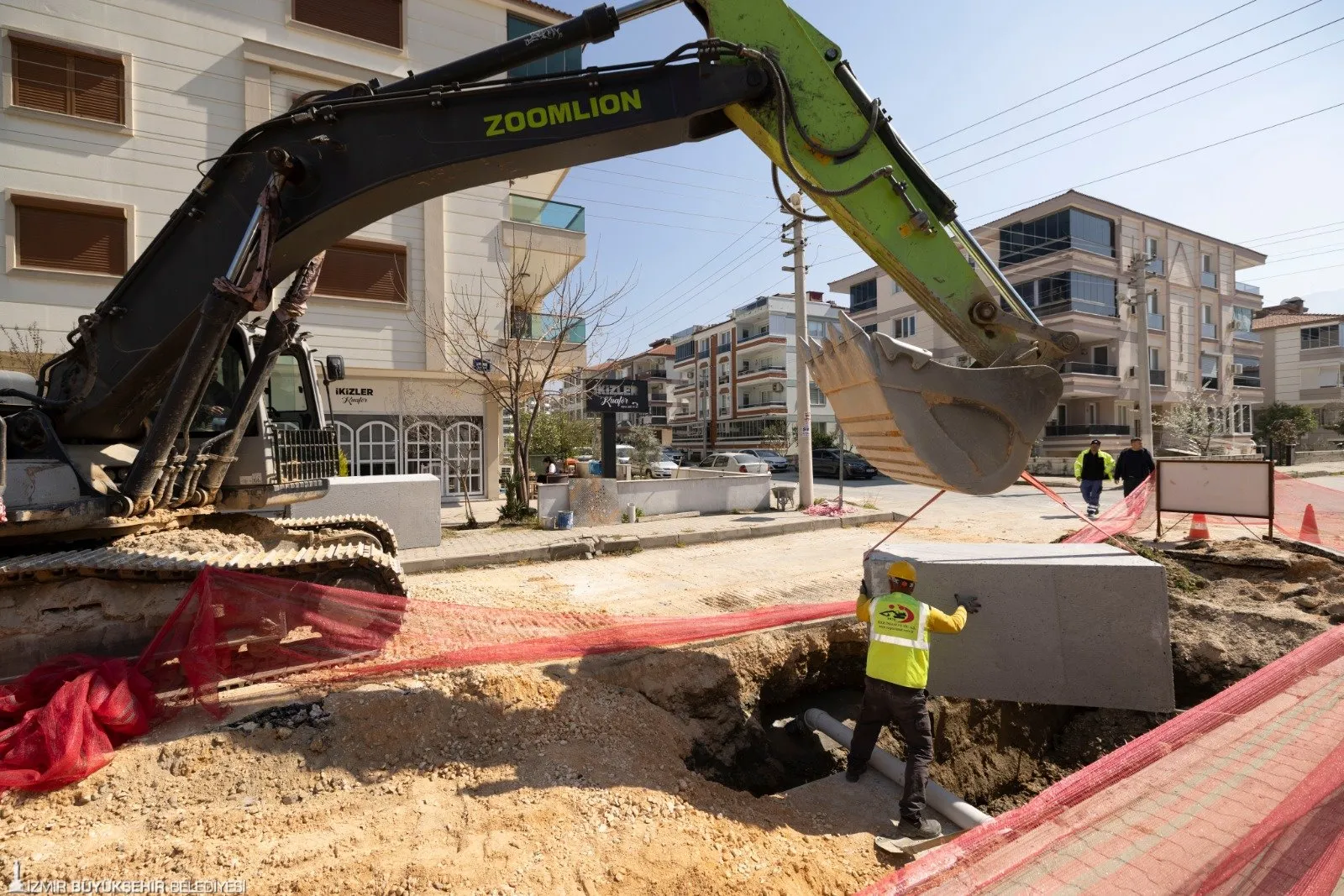Yaklaşık 10 kilometrelik çalışma kapsamında Tire’nin yağmur suyu ve atık su sistemleri ayrıştırıldı.