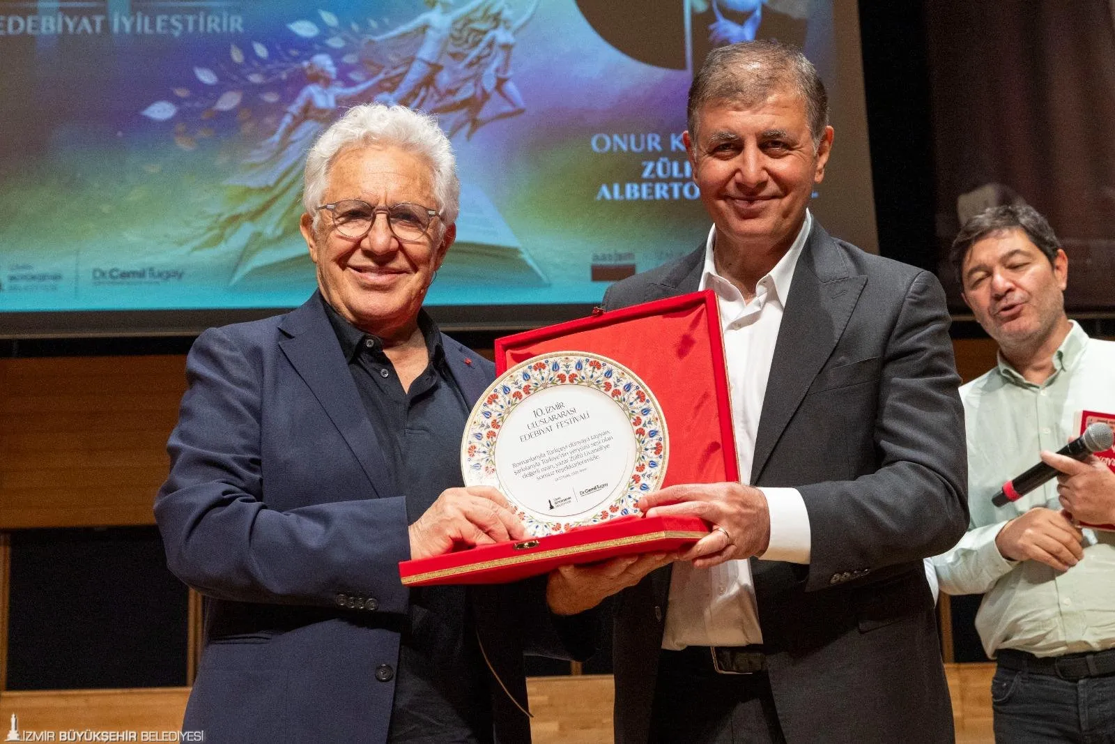 Festivalin öne çıkan etkinliklerinden biri, yönetmenliğini Nebil Özgentürk’ün üstlendiği ve Zülfü Livaneli’nin yaşamı ile sanat yolculuğunu anlatan “Livaneli: Bir İnsanın ve Bir Ülkenin Hikayesi” belgeselinin gösterimi oldu.