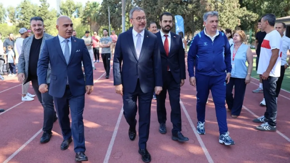 İzmir protokolü sahaya indi: Çocuklar için spor ve sağlık bir arada