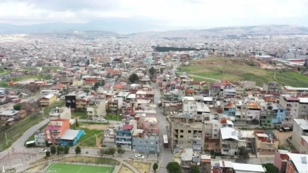 İzmir'de kentsel dönüşüm için kritik ihale: Aktepe-Emrez bölgesinde imzalar atıldı