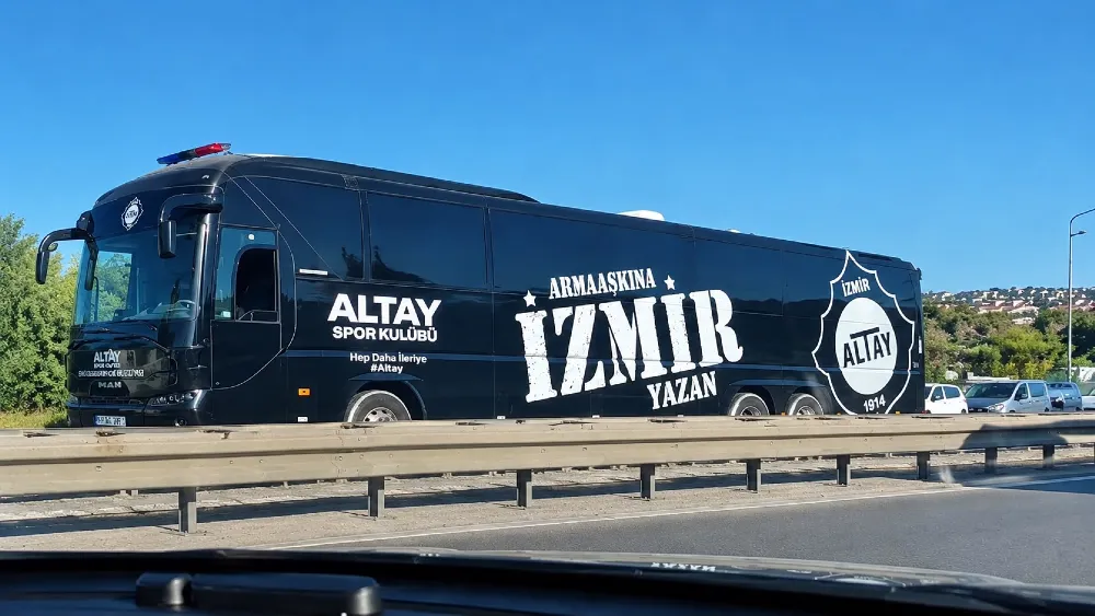 Altay otobüsünde yangın paniği! Maç yolunda korku dolu anlar