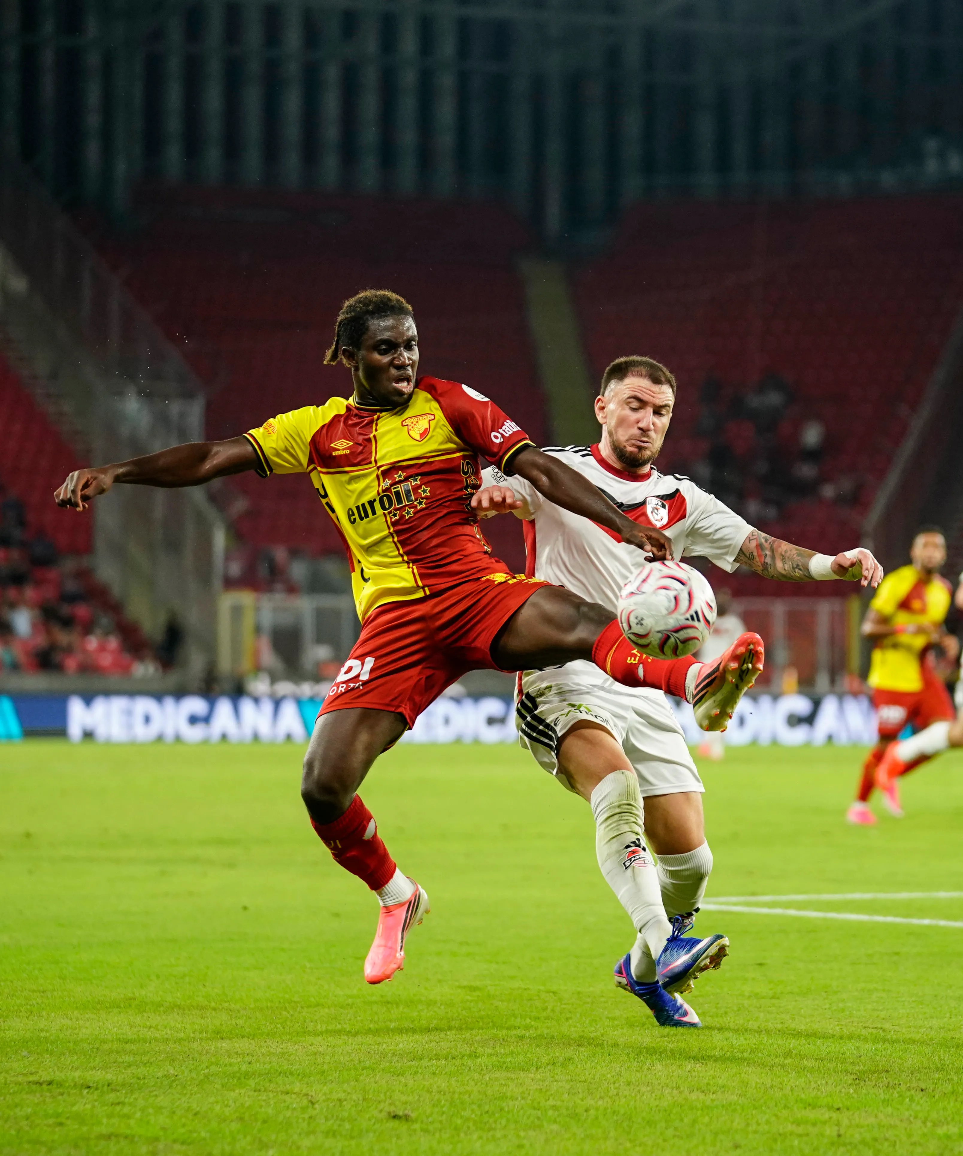Göztepe orta sahasında Akonnor'un performansı Gaziantep FK karşısında yetersiz kaldı.