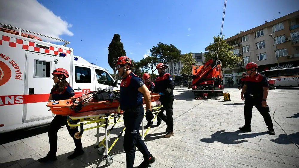 İzmir İtfaiyesi’nden gerçeğe yakın tatbikat