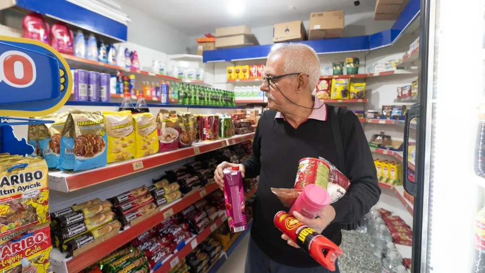 İzmir’de dezavantajlı emekliler desteklerle nefes alıyor
