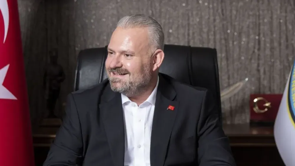 Başkan Pehlivan duyurdu… Menemen’de iki meclis üyesi CHP’den istifa edip AK Parti’ye geçti