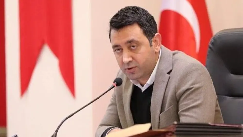 Bayraklı Belediyesi'nde şok... Başkan İrfan Önal CHP’den istifa etti!