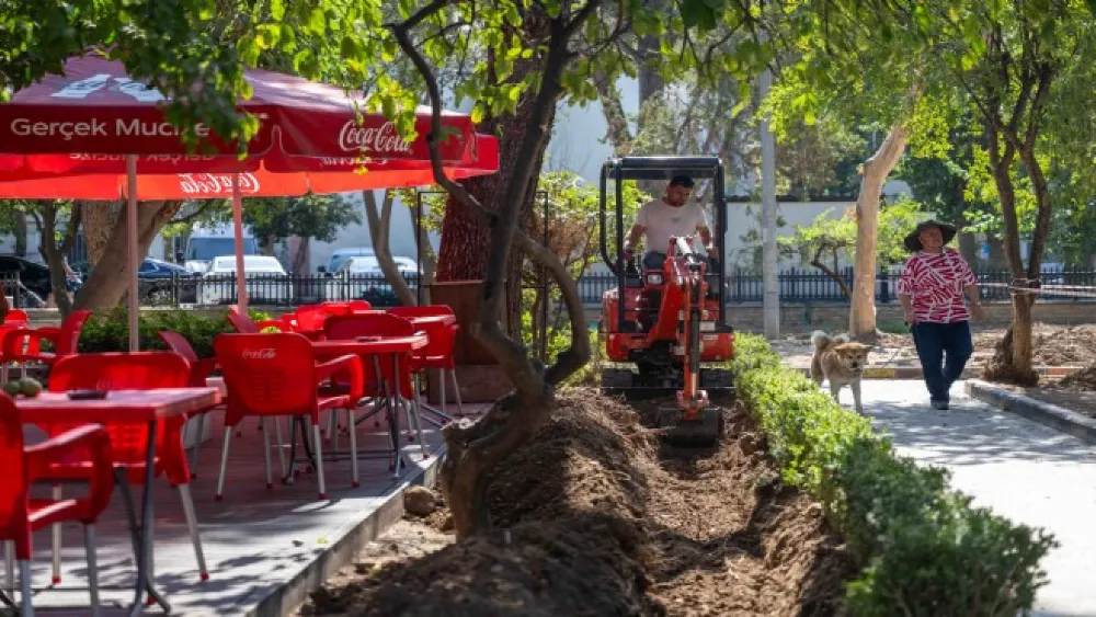 Bornova’da Belediye Başkanı Eşki müjdeyi verdi: Büyükpark 4 mevsim yemyeşil olacak
