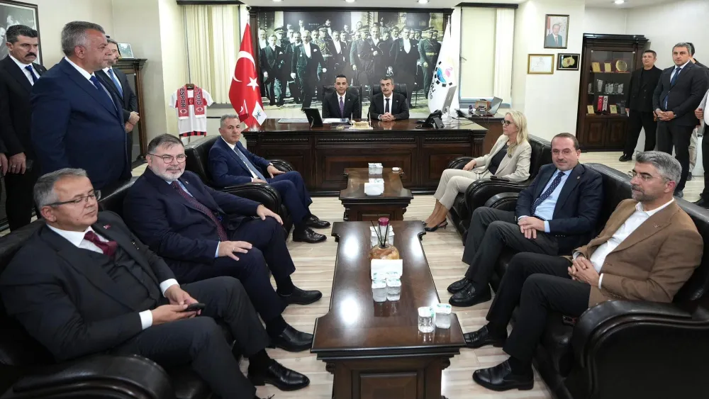 Tartışma iddiaları sonrası AK Parti İzmir’de değişim: Tanıtım ve Medya Başkanı Narlı, görevi Nasıe'a devretti