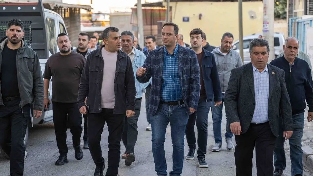 Bornova’da Başkan Eşki sahaya indi