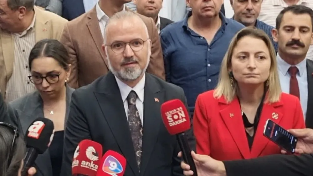 Ertelenen İZBB Meclis oturumunun ardından Cumhur İttifakı’ndan Yeni Parti’ye tepki: “Kısır siyaseti sokağa taşıma eylemlerinden vazgeçmeleri lazım”