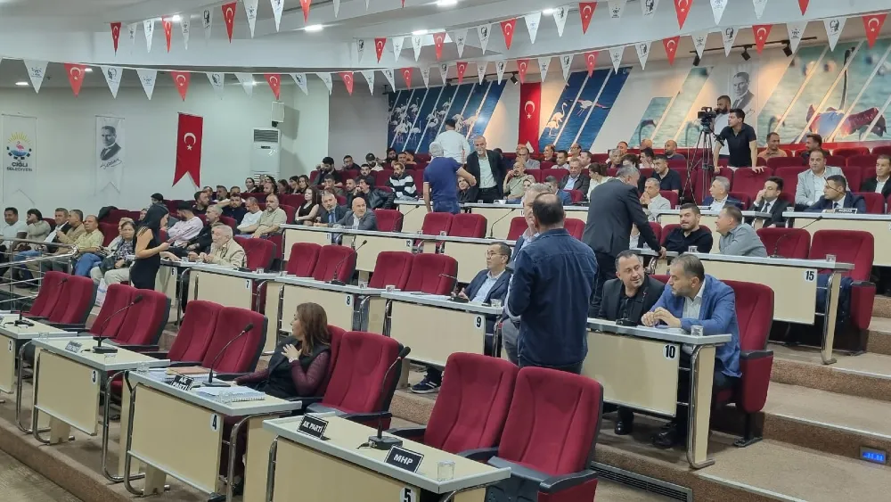 Çiğli Belediye meclisi yine ertelendi