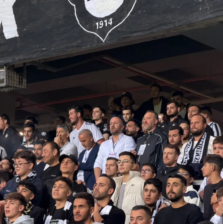 Altay Başkanı Sinan Kanlı, İzmir'de 5. haftada oynanan Alanya 1221 karşılaşmasını maraton tribününde taraftarlarla birlikte izlemişti.
