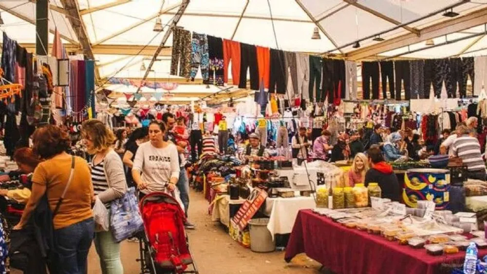 Bostanlı pazarında tehlike: Sosyete pazarı ve otopark alanına yol neşteri