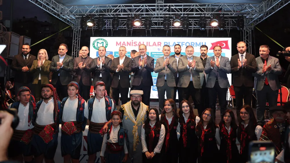 İzmir'de Manisa coşkusu: 'Manisa Kültür ve Sanat Festivali' binlerce vatandaşın katılımıyla açıldı