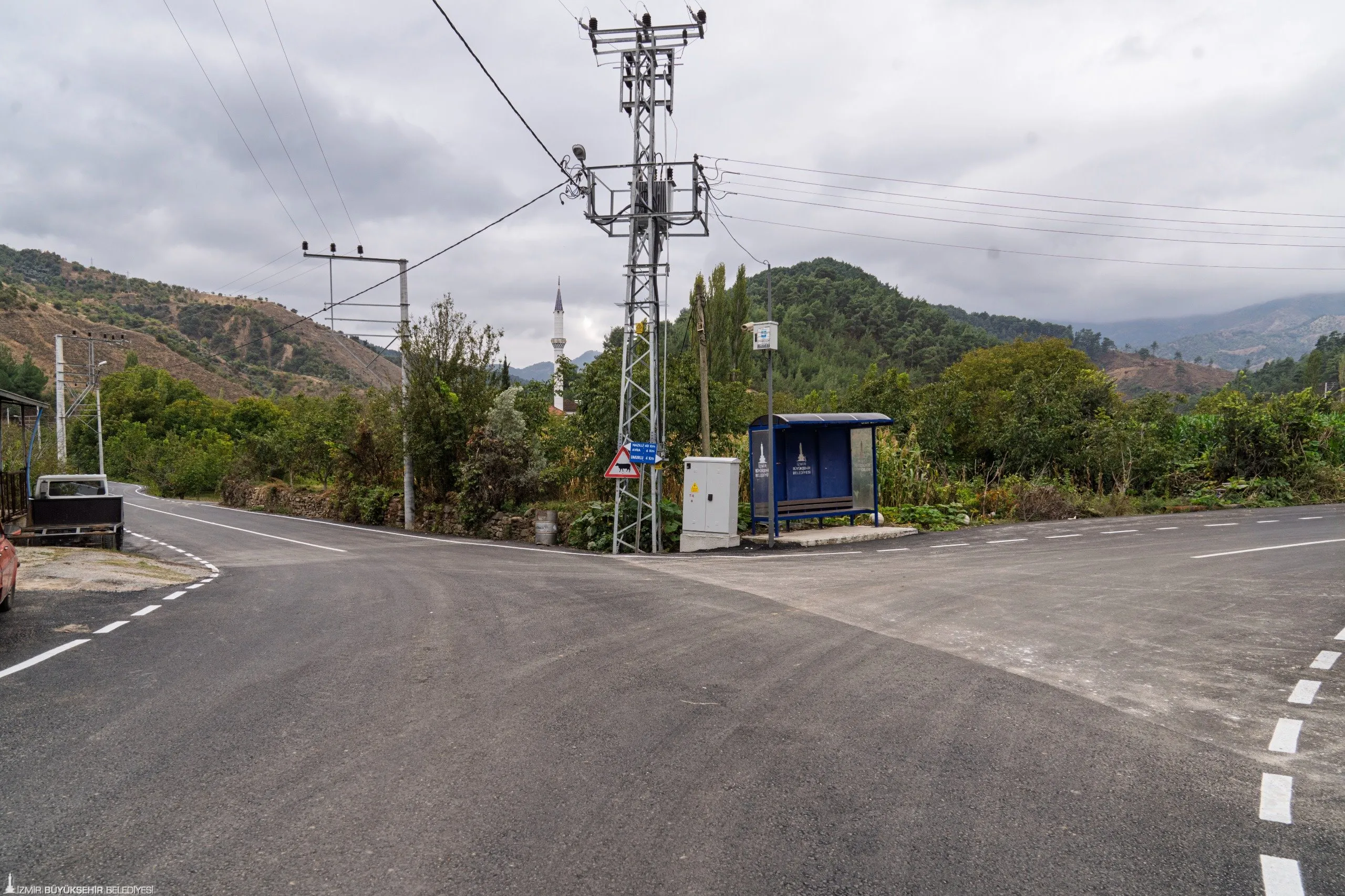 Umurlu Mahallesi, Kahve Önü Mevkii ve Nazilli bağlantı yolunu kapsayan güzergahta 32 bin ton asfalt serimi gerçekleştirildi.