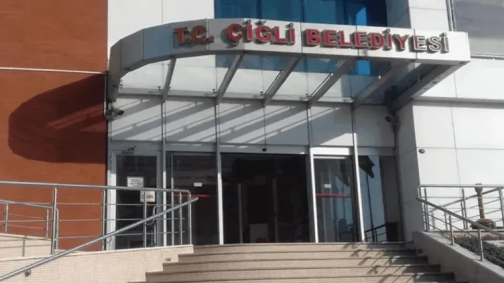 Çiğli Belediyesi'nde işçilerden iş bırakma eylemi!
