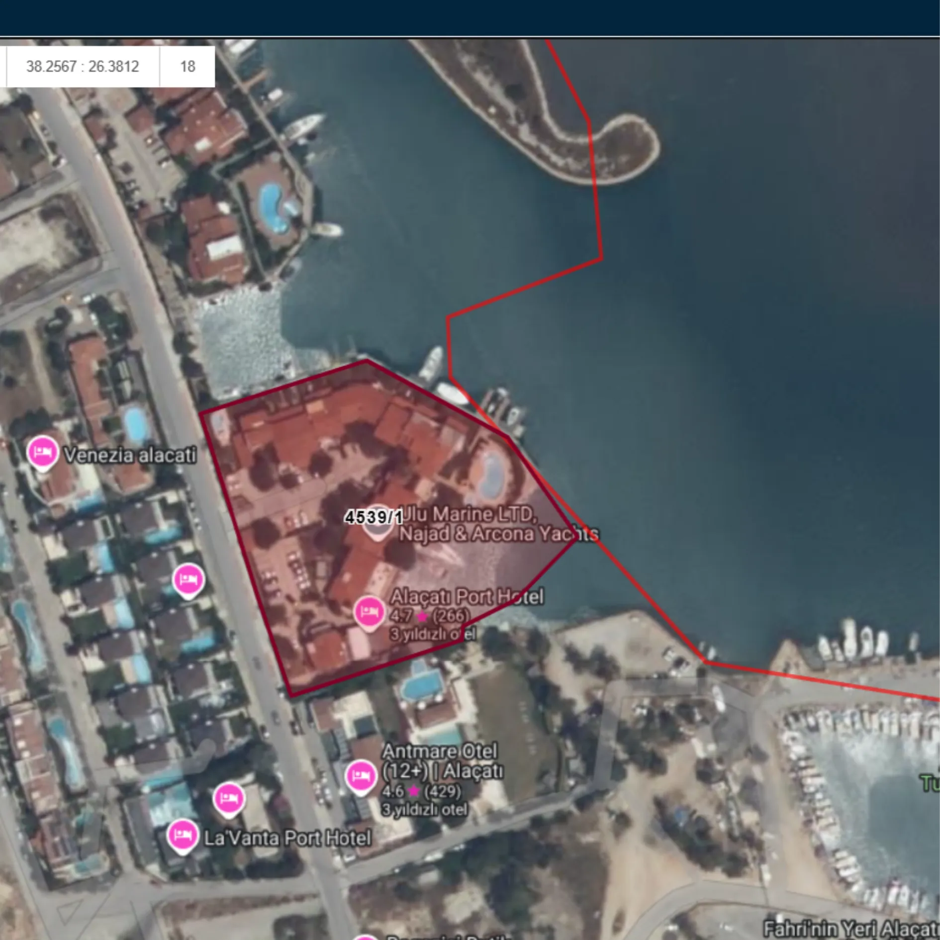 Alaçatı Mahallesi Port mevkiinde yer alan ve butik konseptiyle dikkat çeken 18 odalı otel kompleksi, açık artırma usulüyle kiraya verilecek.