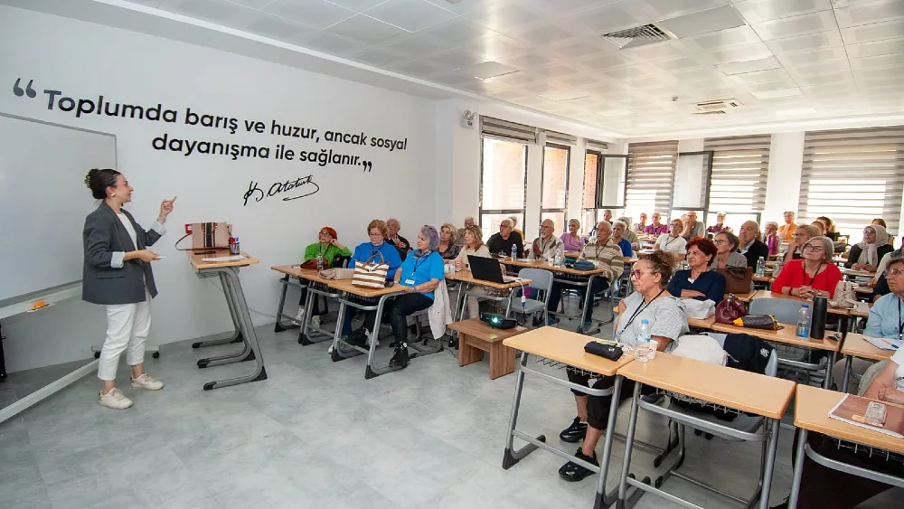 Karşıyaka 3. Yaş Üniversitesi’nde yeni dönem başladı!