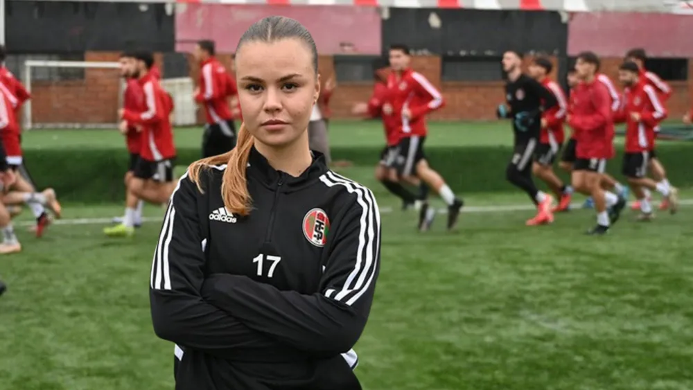 Tarihe geçen kadın teknik direktör Turgutlu’da sahaya indi 