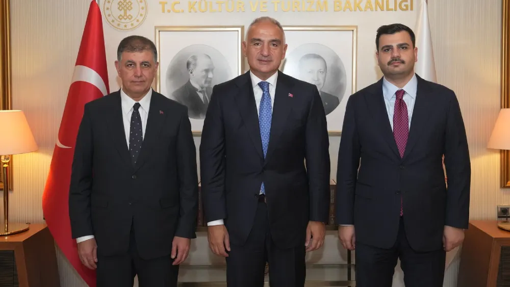 İzmir turizmi için Başkent’te buluştular… Bakan Ersoy, İnan ve Tugay’ı ağırladı