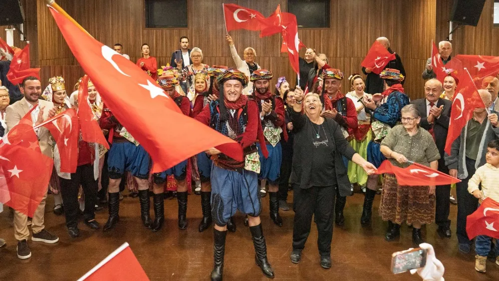 Huzurevi sakinlerinden Cumhuriyetin 103. Yılına coşkulu karşılama