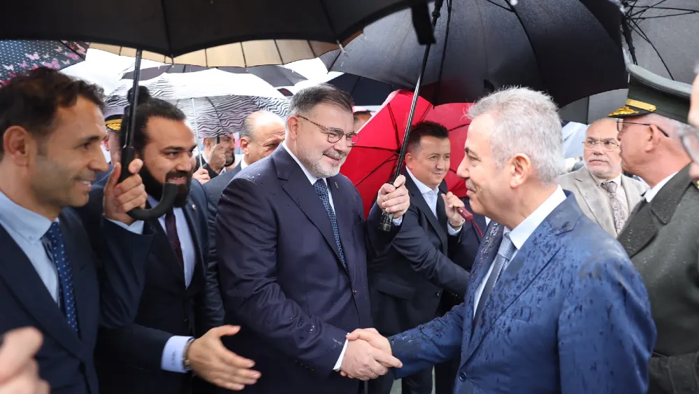 AK Partili Saygılı, Cumhuriyet Bayramı coşkusuna İzmir’de ortak oldu