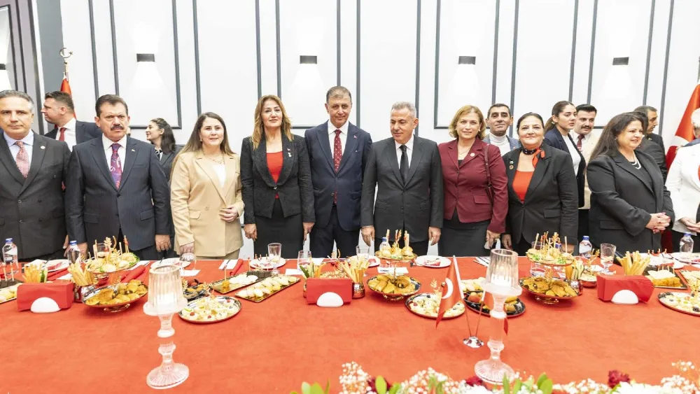 Cumhuriyet’in 103’üncü yaşına özel gece… Başkan Tugay ve İzmir protokolü bir arada