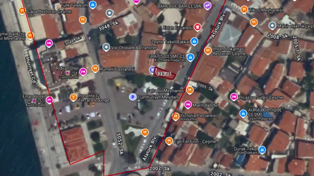 Çeşme’nin kalbinde dikkat çeken ihale: Cumhuriyet Meydanı’ndaki bina kiraya veriliyor
