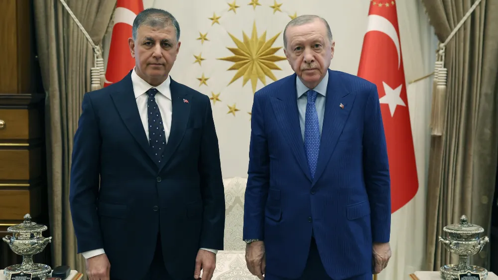 AK Parti’de Cemil Tugay hazırlığı… İzmir Teşkilatı tam kadro Ankara’daki törende olacak