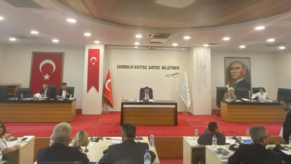 Bayraklı Meclisi’nde dev bütçeye oy çokluğu