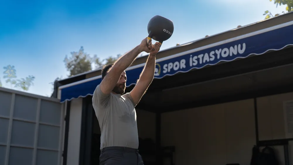 İzmir’de spor salonu açık havaya taşındı: Altıncı istasyon Buca Halk Park’ta