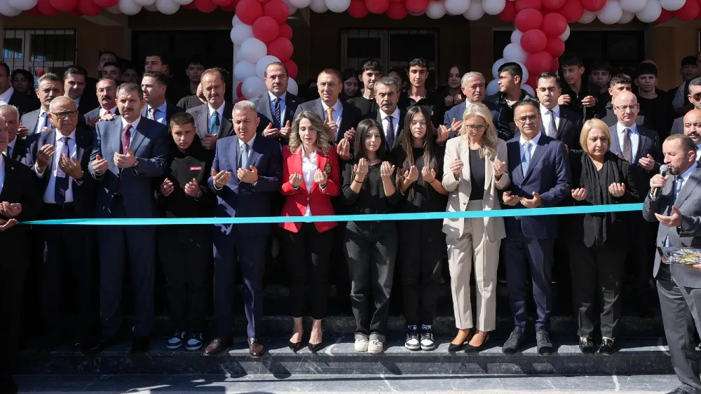 Bakan Tekin, Dikili’de Mesleki Anadolu Lisesi’nin açılışını yaptı